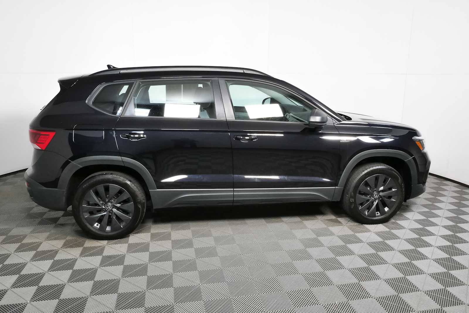 Certified 2024 Volkswagen Taos S FWD image 30