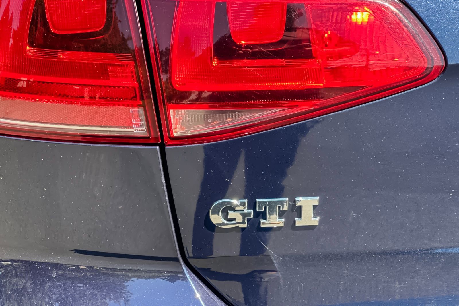 Used 2015 Volkswagen GTI SE FWD image 34