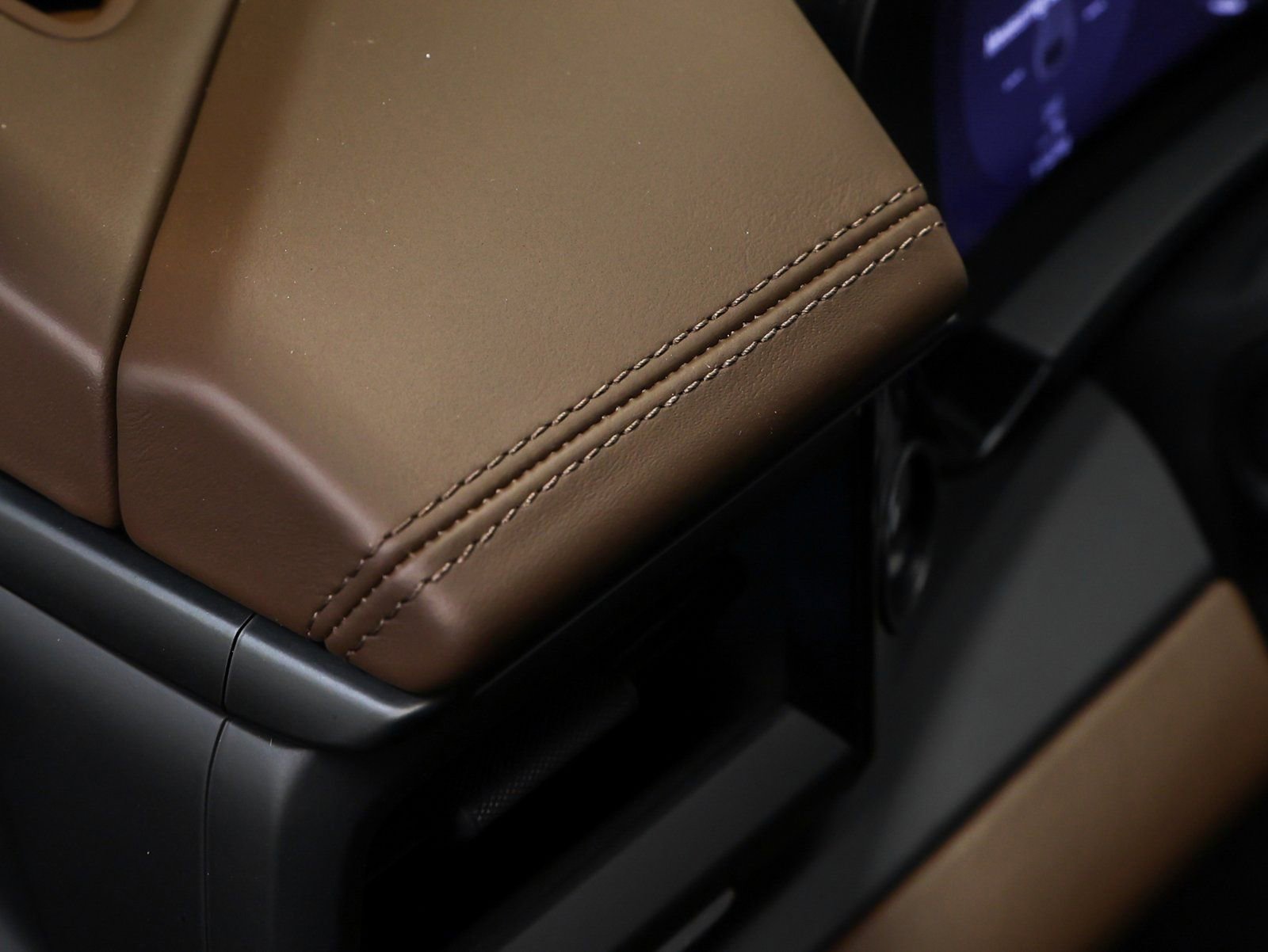 New 2025 Porsche Macan Turbo Electric image 34