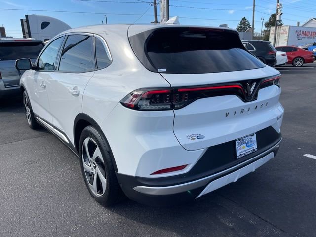 Used 2023 VinFast VF 8 Eco image 5