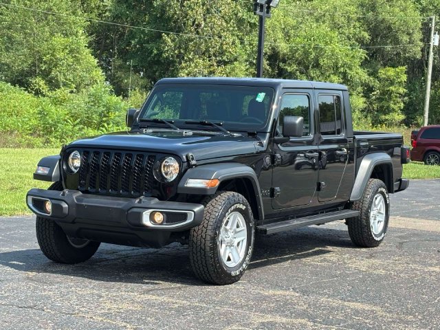 Used 2023 Jeep Gladiator Sport AWD/4WD image 30