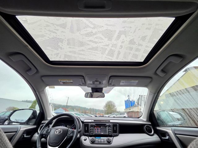 Used 2018 Toyota RAV4 XLE image 22