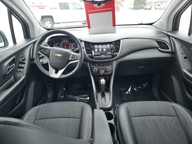 Certified 2022 Chevrolet Trax LT w/ LT Convenience Package image 11
