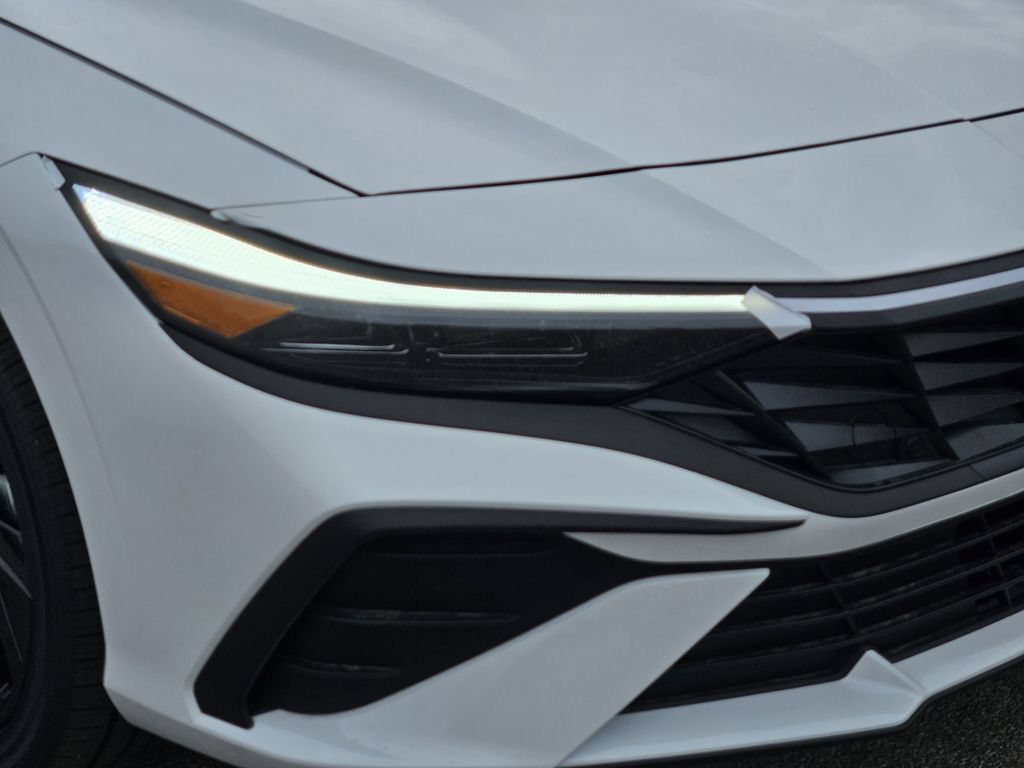 New 2026 Hyundai Elantra SEL FWD image 8