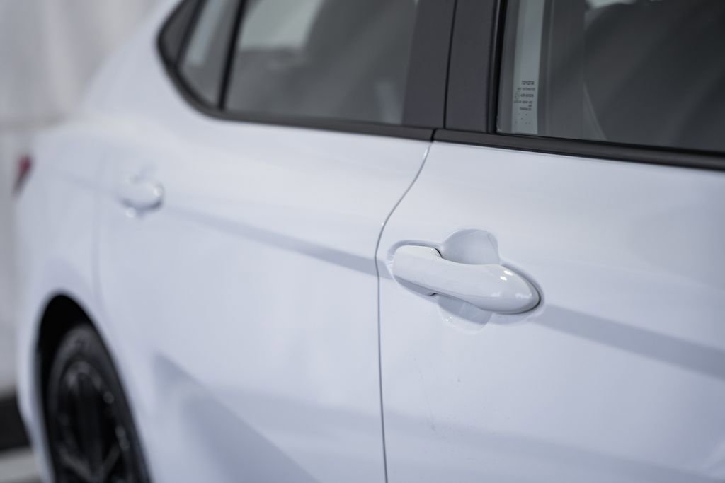 Used 2025 Toyota Camry SE image 13