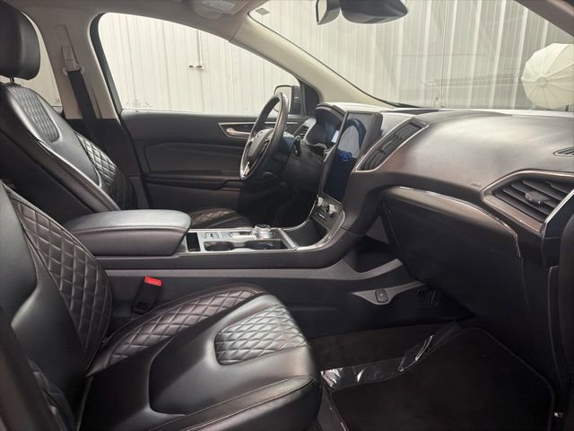 Used 2024 Ford Edge Titanium image 27