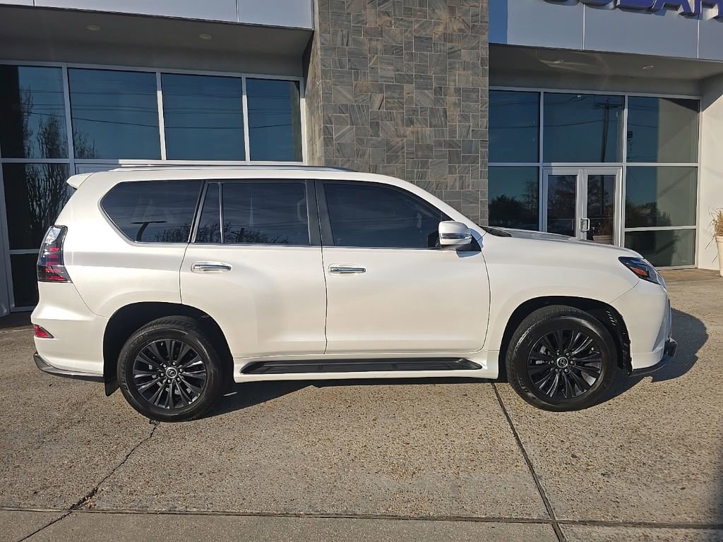 Used 2023 Lexus GX 460 Premium w/ Accessory Package image 46
