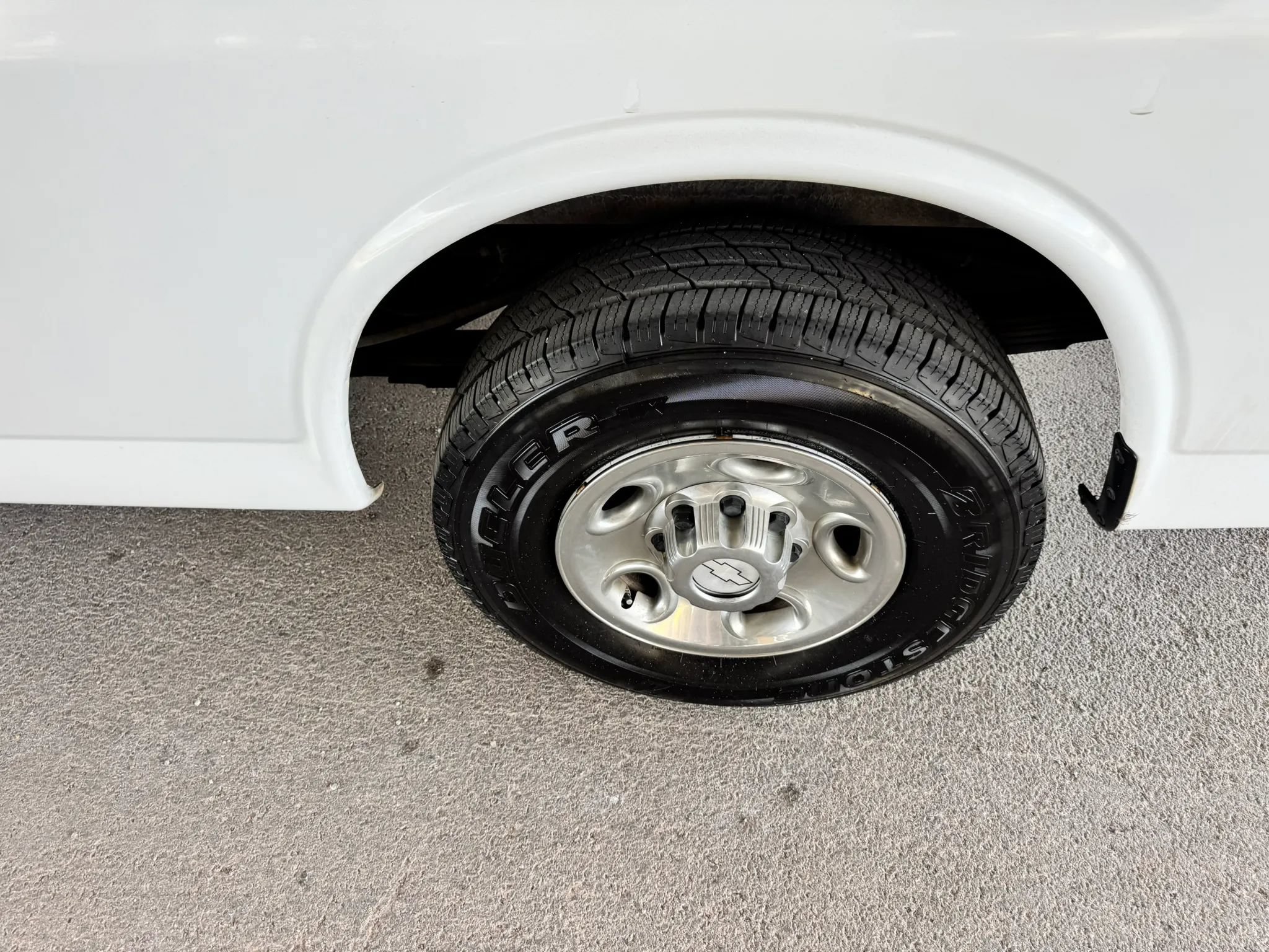 Used 2008 Chevrolet Express 3500 Extended Passenger w/ LT Preferred Equipment Group RWD image 24