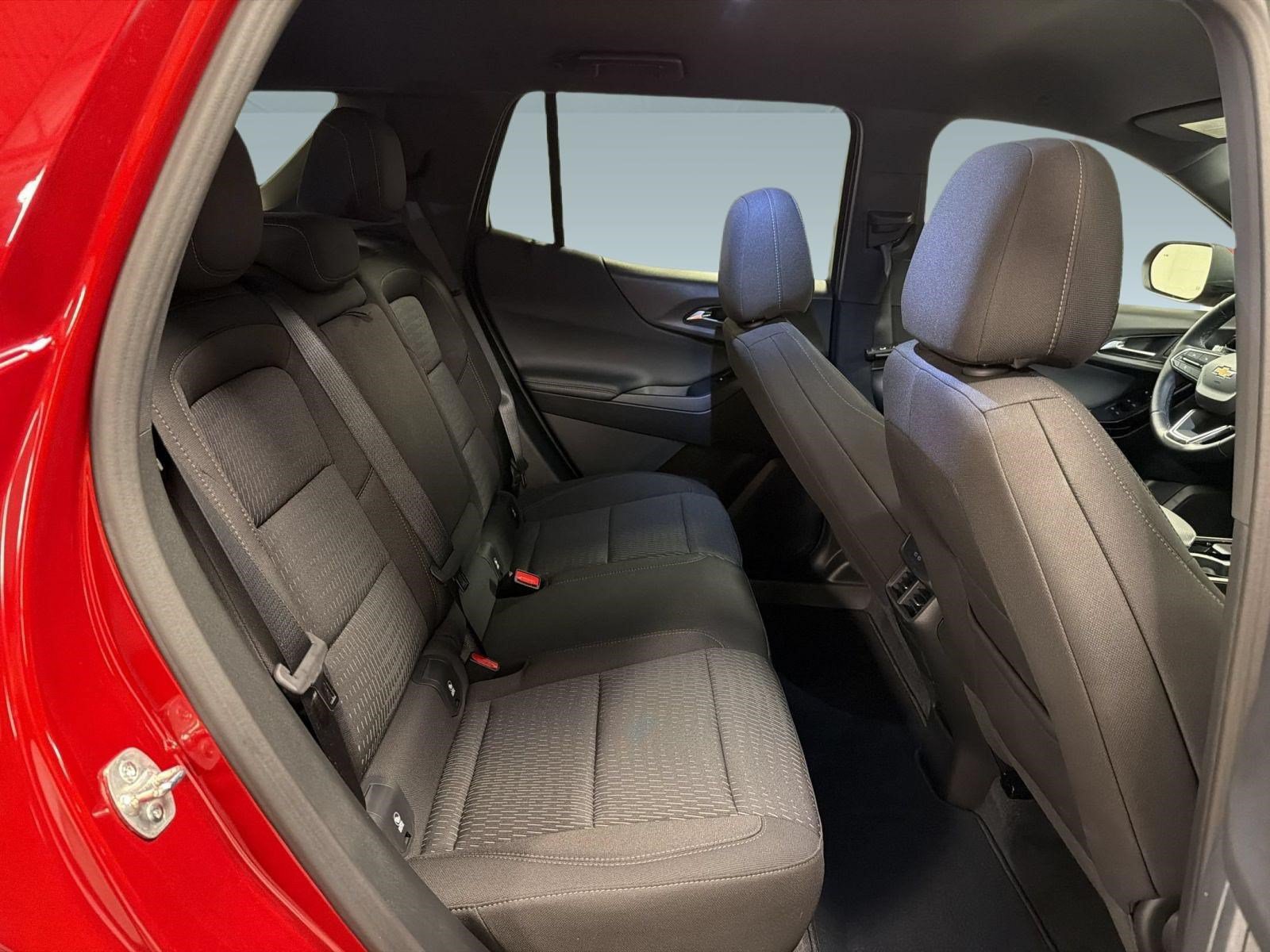 Used 2026 Chevrolet Equinox LT FWD image 31
