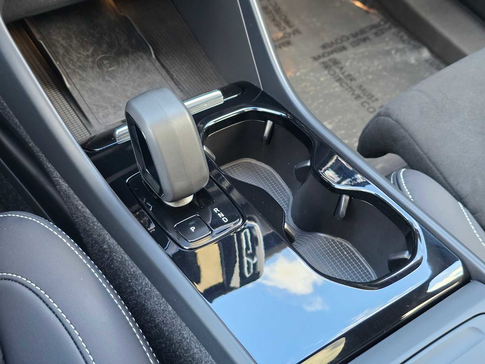 Used 2023 Volvo XC40 Recharge Ultimate w/ Protection Package Premier image 26