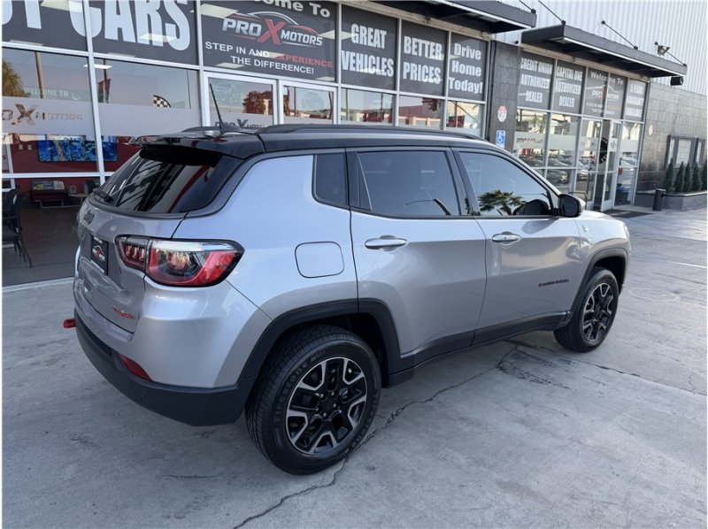 Used 2019 Jeep Compass Trailhawk w/ Leather Interior Group AWD/4WD image 13
