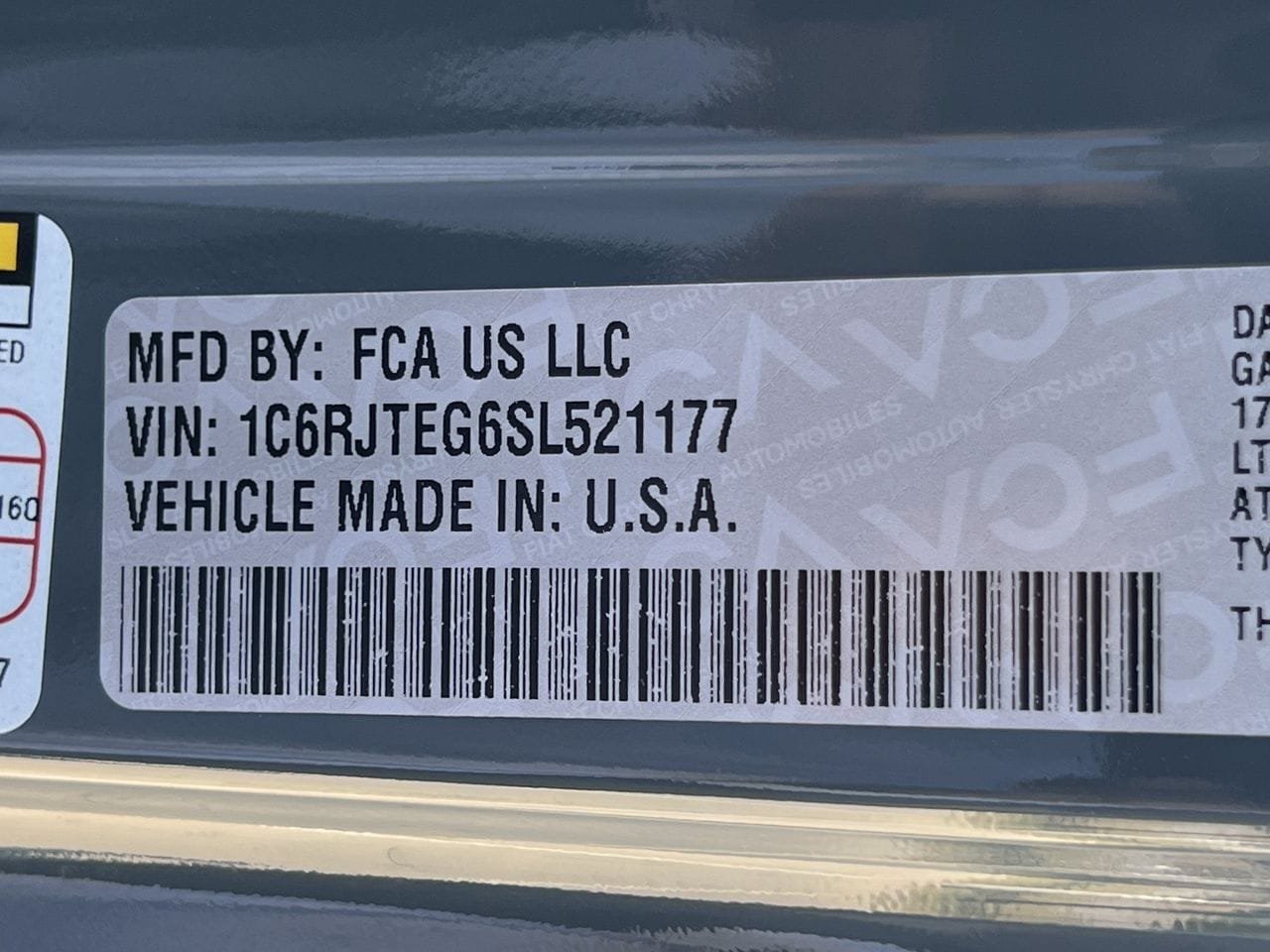 Used 2025 Jeep Gladiator Mojave AWD/4WD image 25