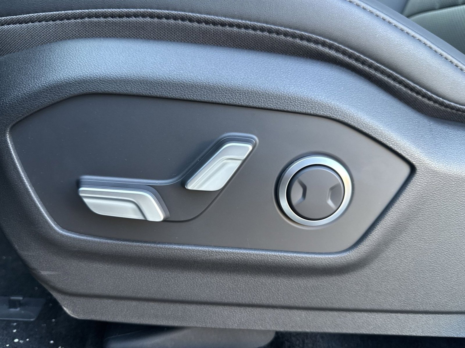 New 2026 Hyundai Santa Fe SEL image 14