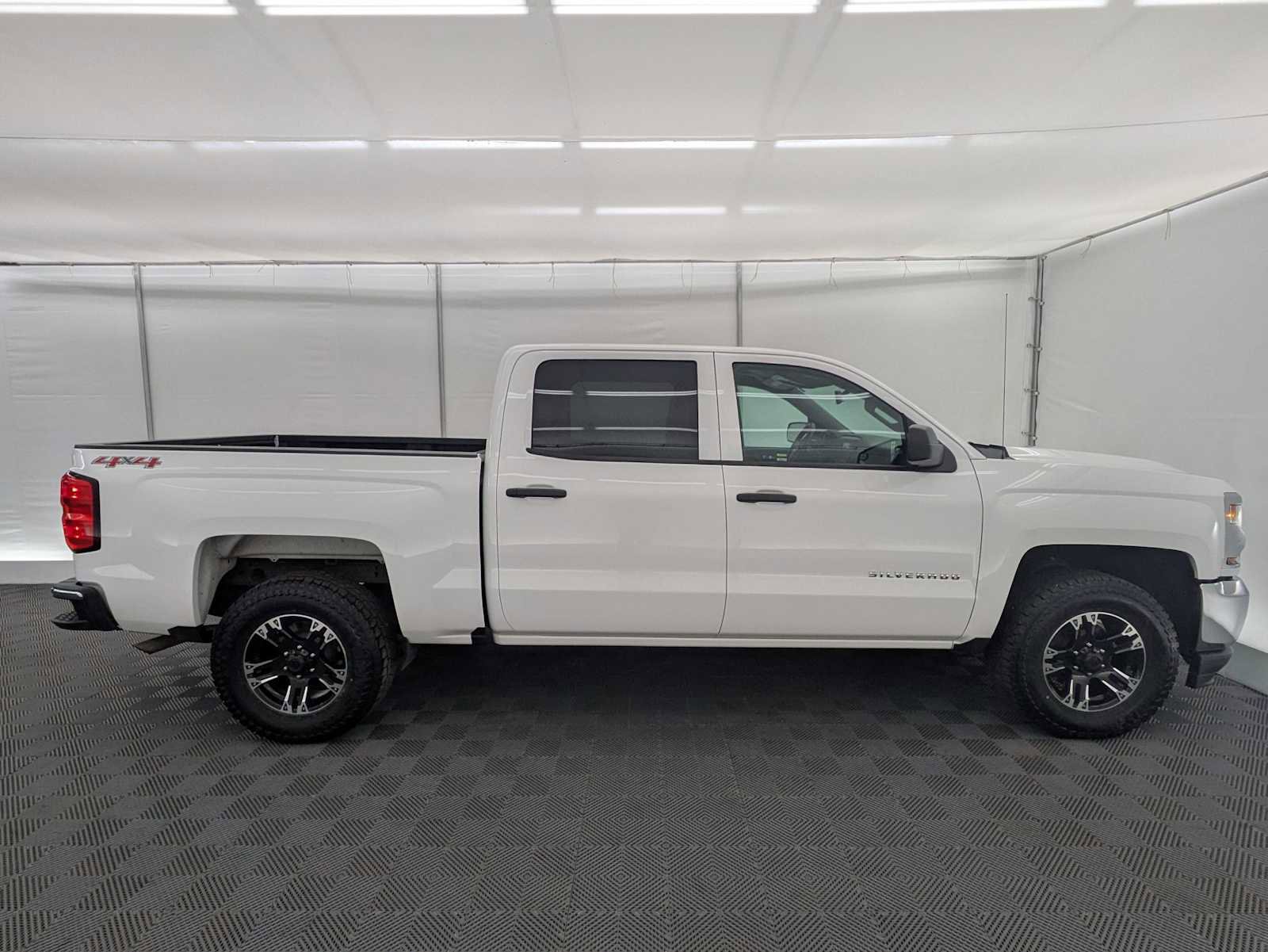 Used 2017 Chevrolet Silverado 1500 LS w/ Trailering Package AWD/4WD image 7