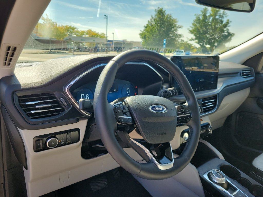 Certified 2023 Ford Escape Platinum w/ Premium Technology Package AWD/4WD image 21