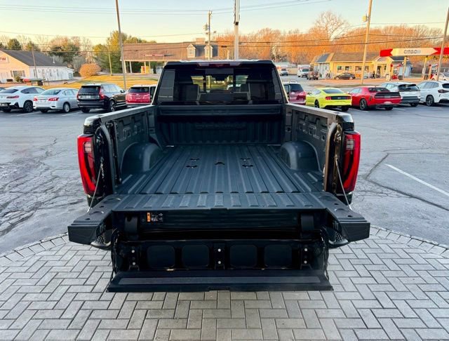 Used 2024 GMC Sierra 2500 Denali w/ Denali Reserve Package image 12