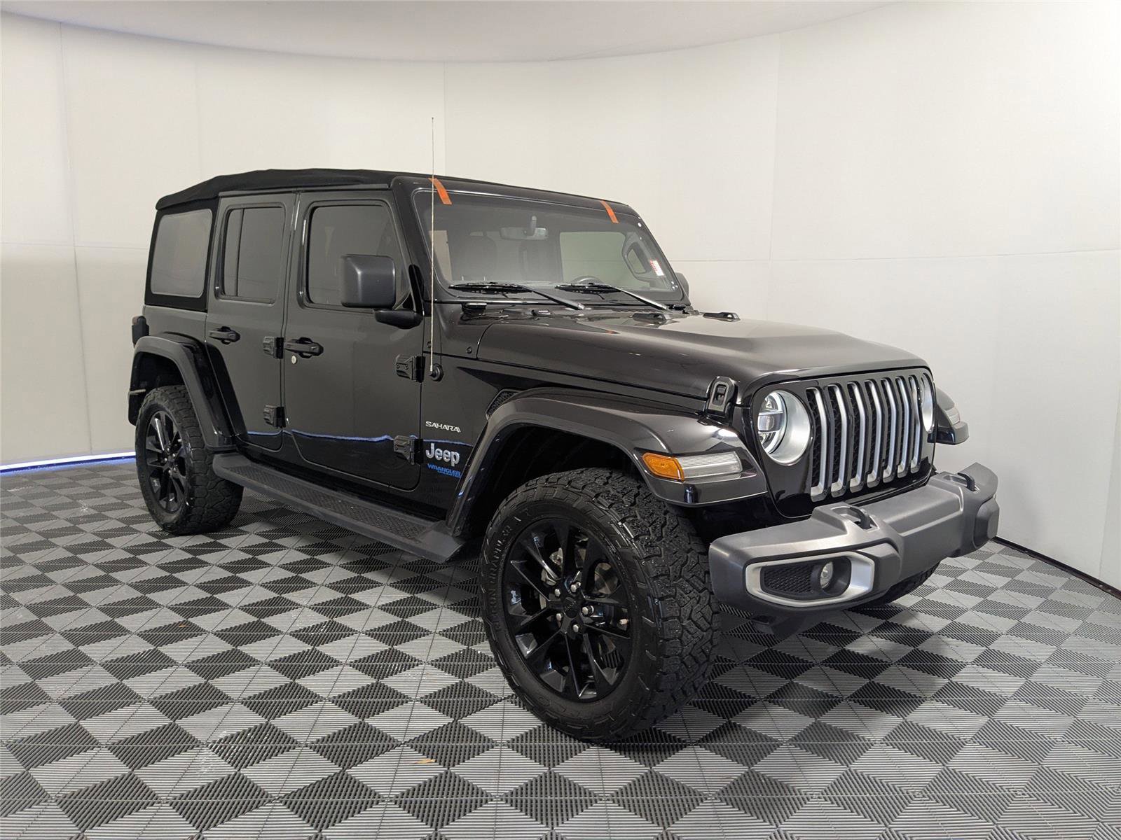 Used 2021 Jeep Wrangler Unlimited Sahara w/ Cold Weather Group image 3