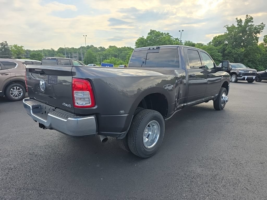 Used 2024 RAM 3500 Tradesman w/ Chrome Appearance Group AWD/4WD image 3
