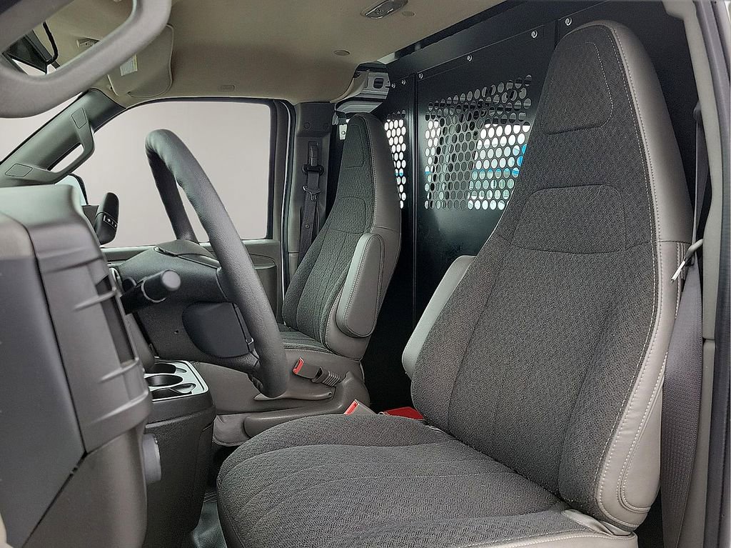 Used 2024 GMC Savana 2500 w/ Driver Convenience Package RWD image 12