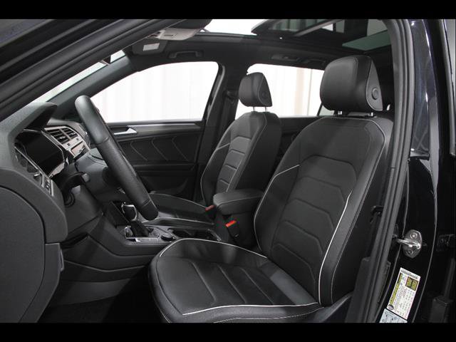 Used 2022 Volkswagen Tiguan SEL R-Line AWD/4WD image 5