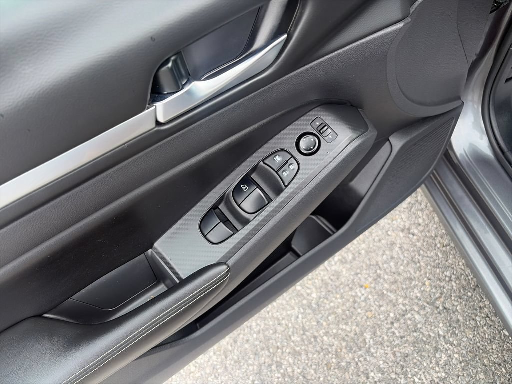 Used 2022 Nissan Altima 2.5 SV FWD image 12