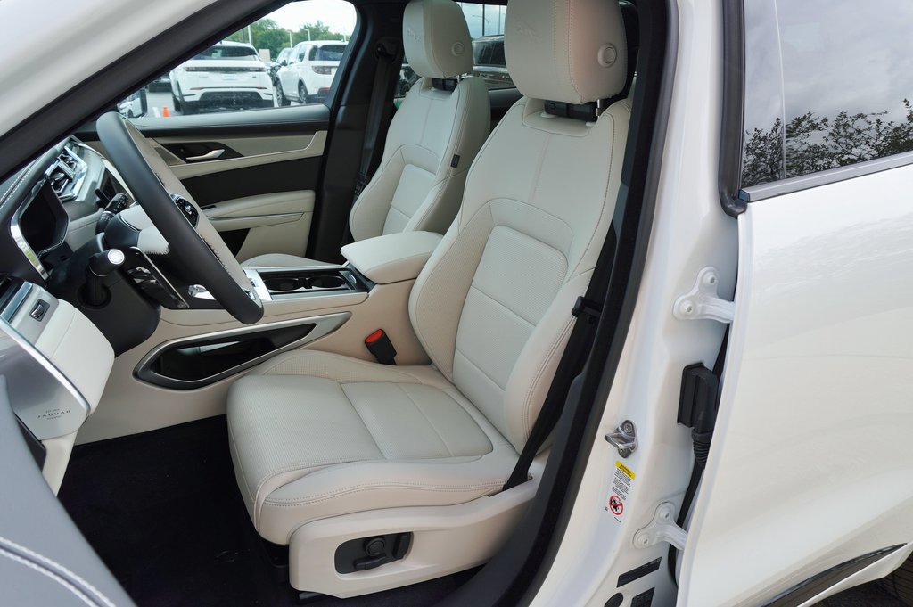 Used 2026 Jaguar F-PACE R-Dynamic S AWD/4WD image 13