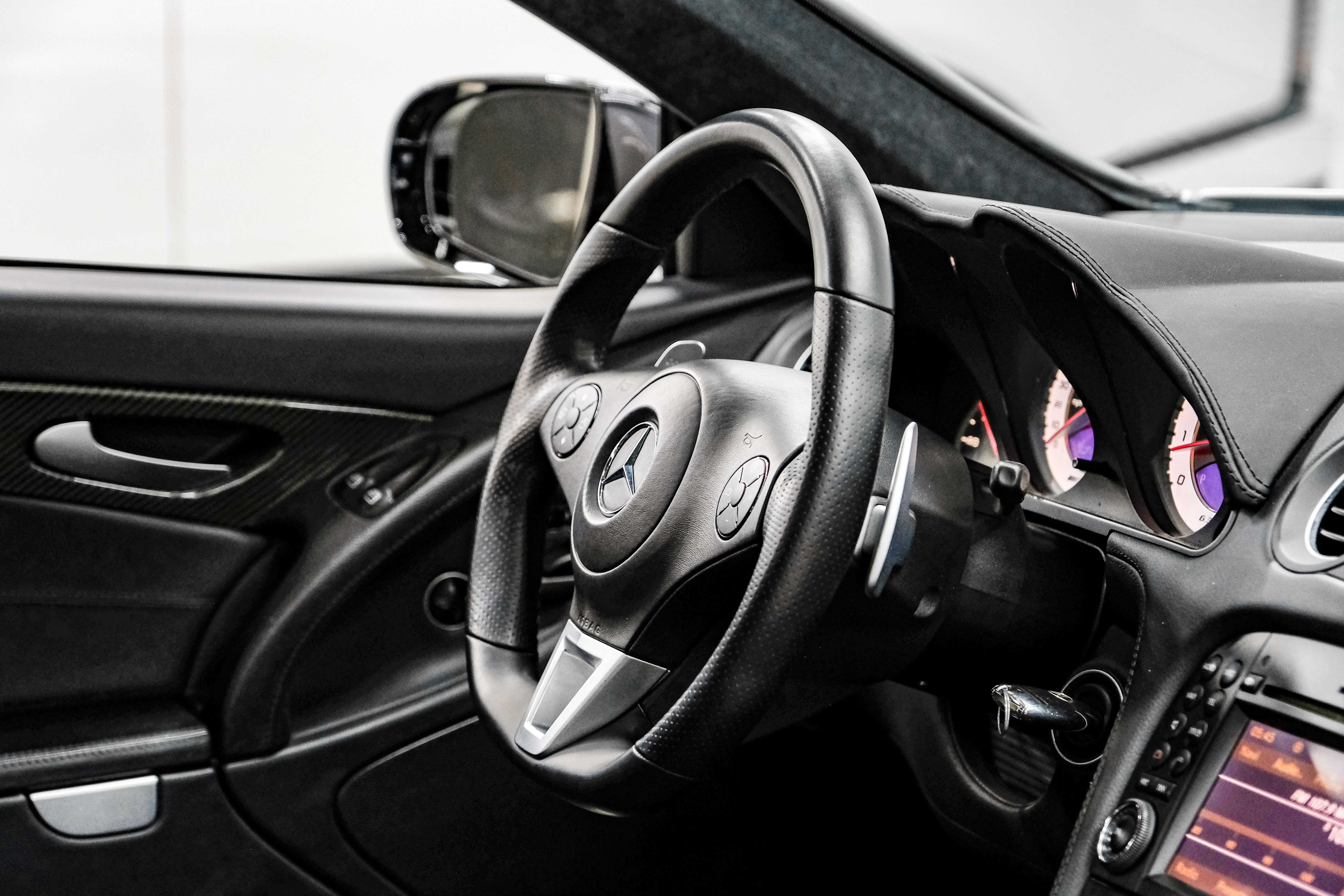 Used 2012 Mercedes-Benz SL 63 AMG image 18