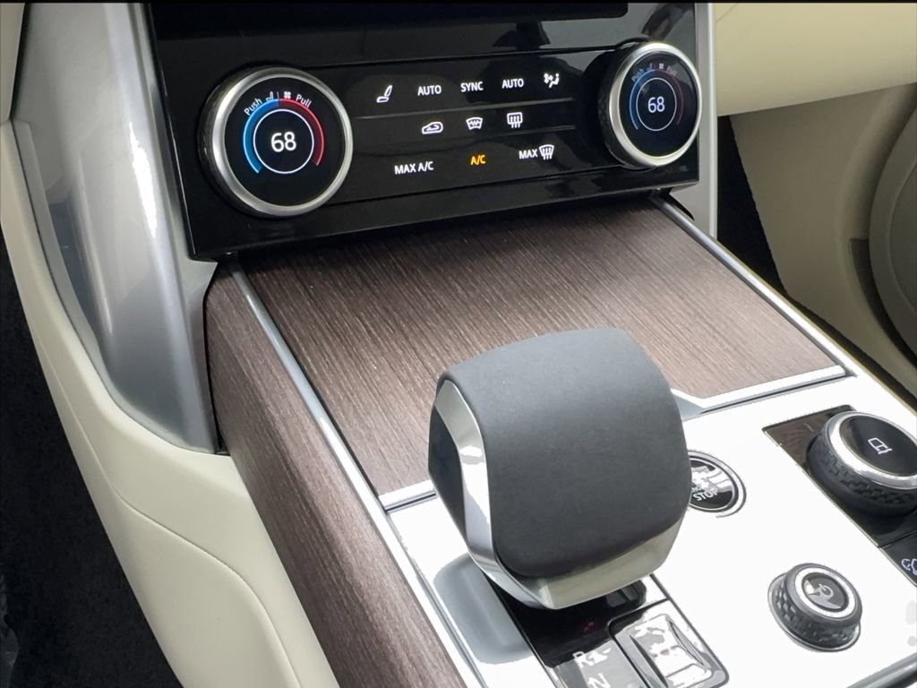 Used 2023 Land Rover Range Rover SE image 33