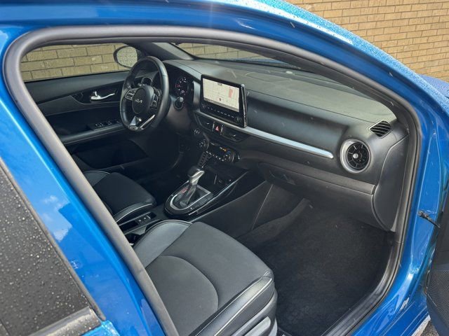 Used 2023 Kia Forte GT-Line w/ GT-Line Premium Package FWD image 8