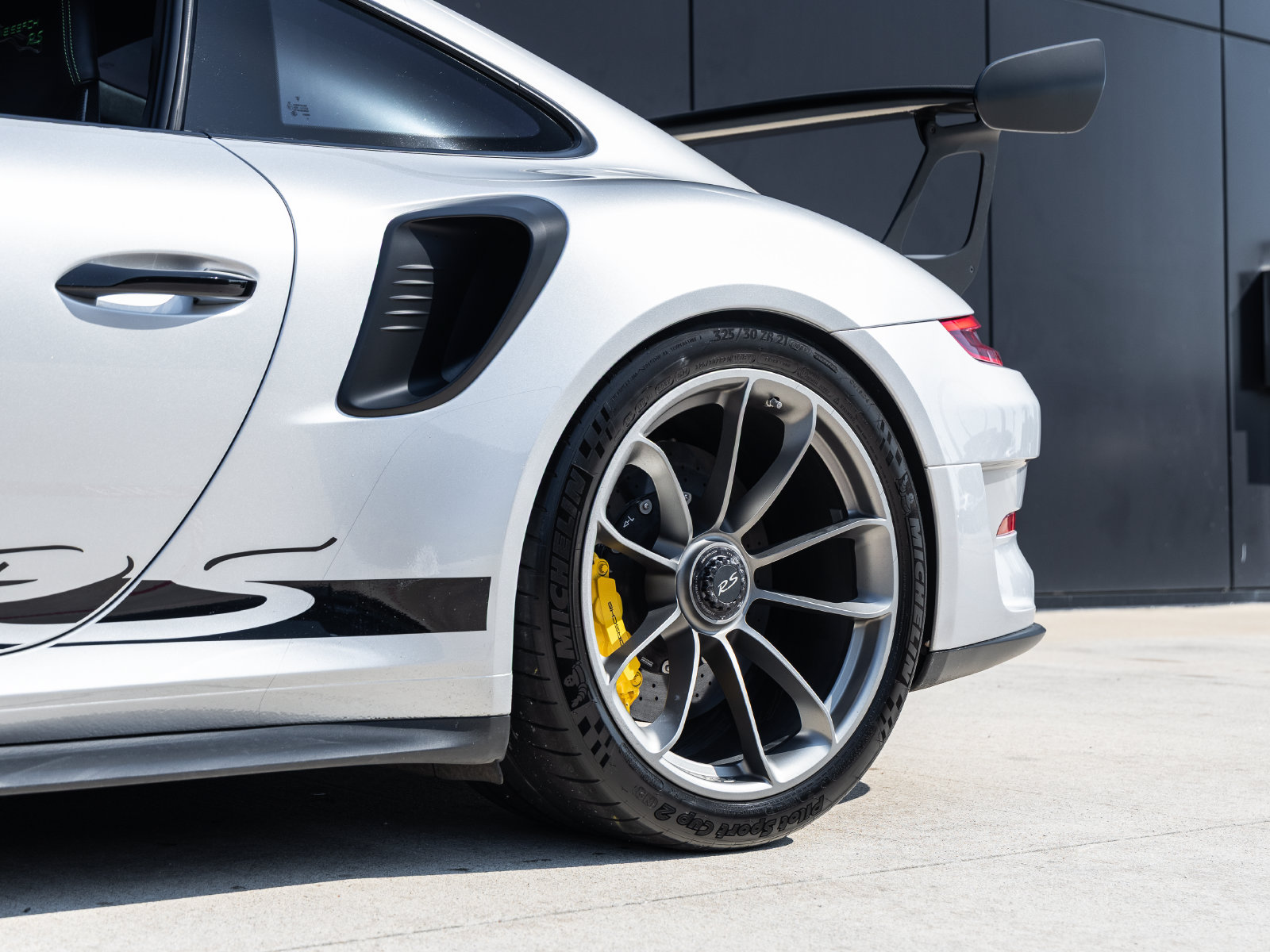 Certified 2019 Porsche 911 GT3 RS RWD image 24