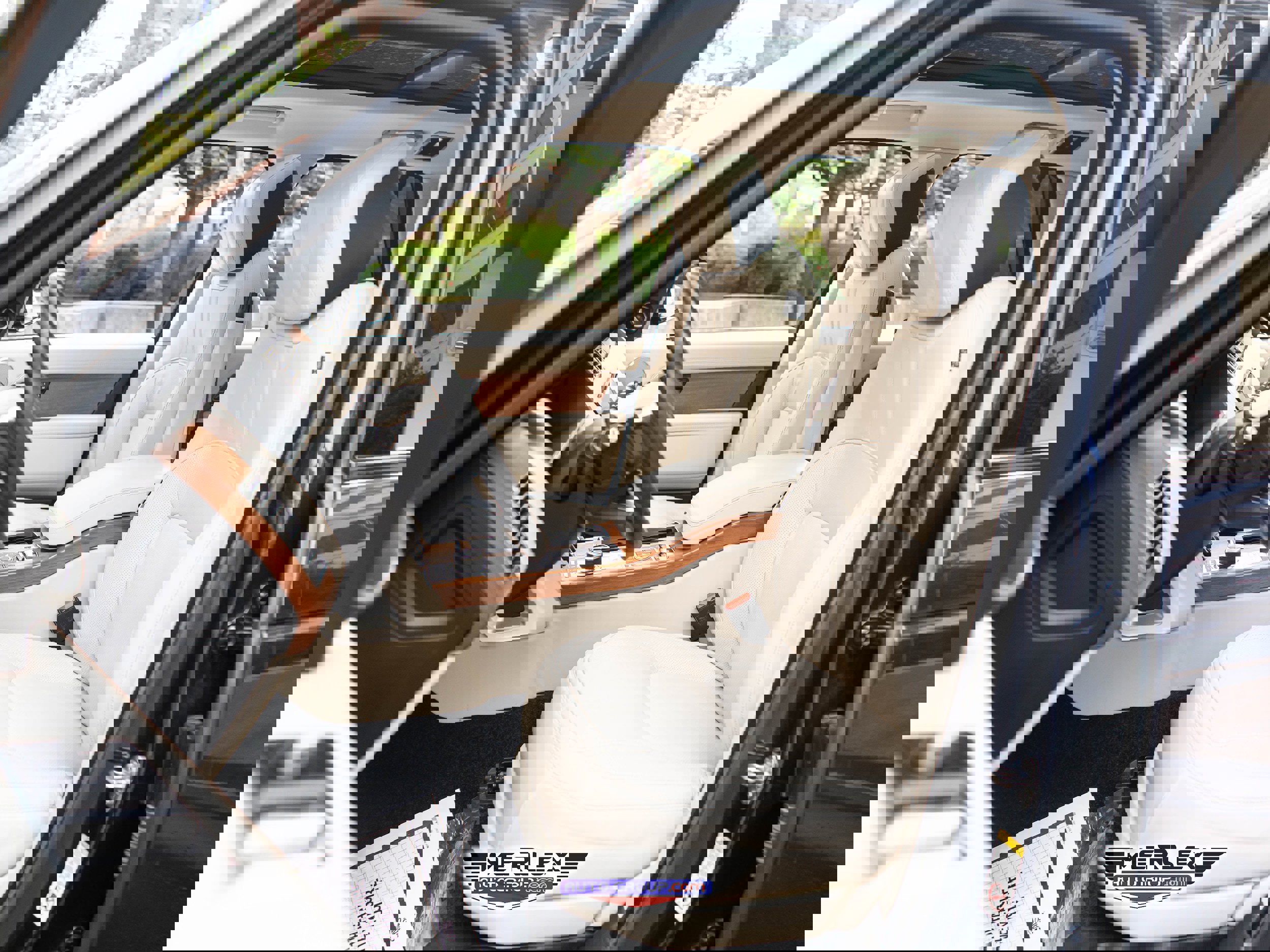 Used 2018 Land Rover Range Rover Supercharged image 16