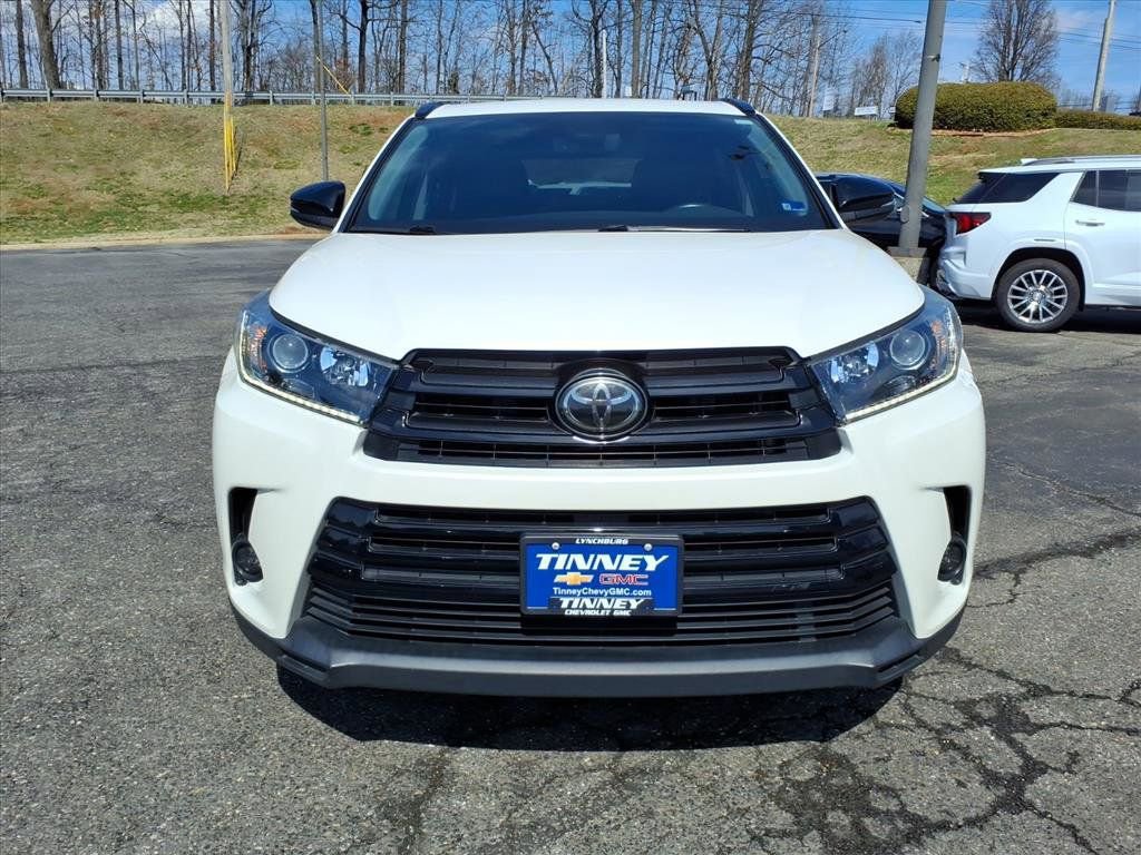 Used 2019 Toyota Highlander SE w/ Nightshade Edition image 8
