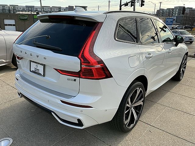 Used 2023 Volvo XC60 B5 Ultimate w/ Climate Package image 6