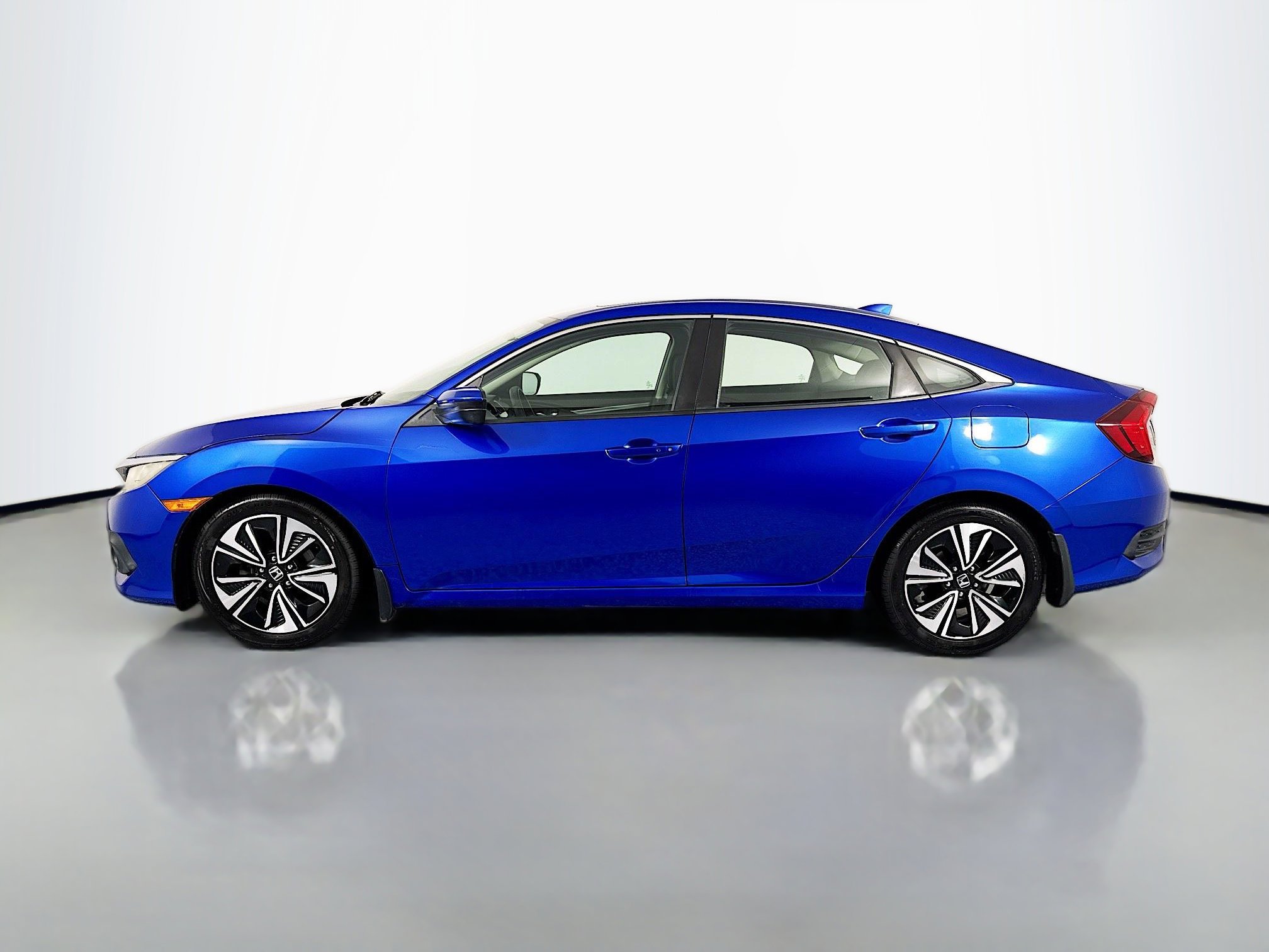 Certified 2017 Honda Civic EX-T image 8