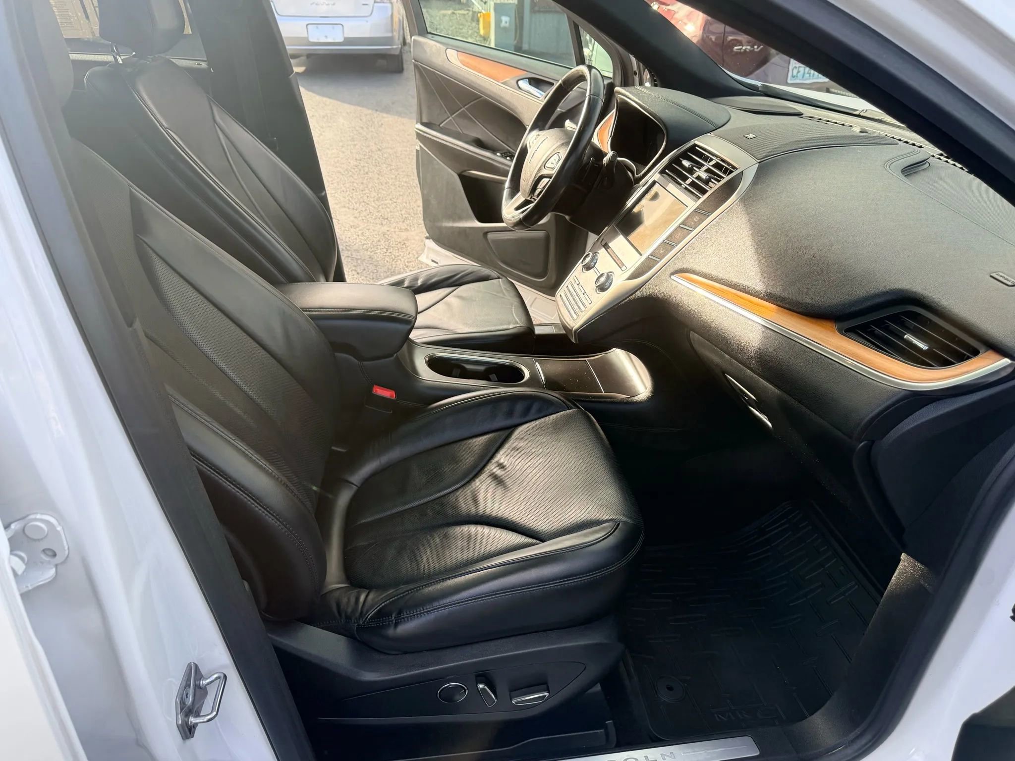 Used 2017 Lincoln MKC Reserve AWD/4WD image 24
