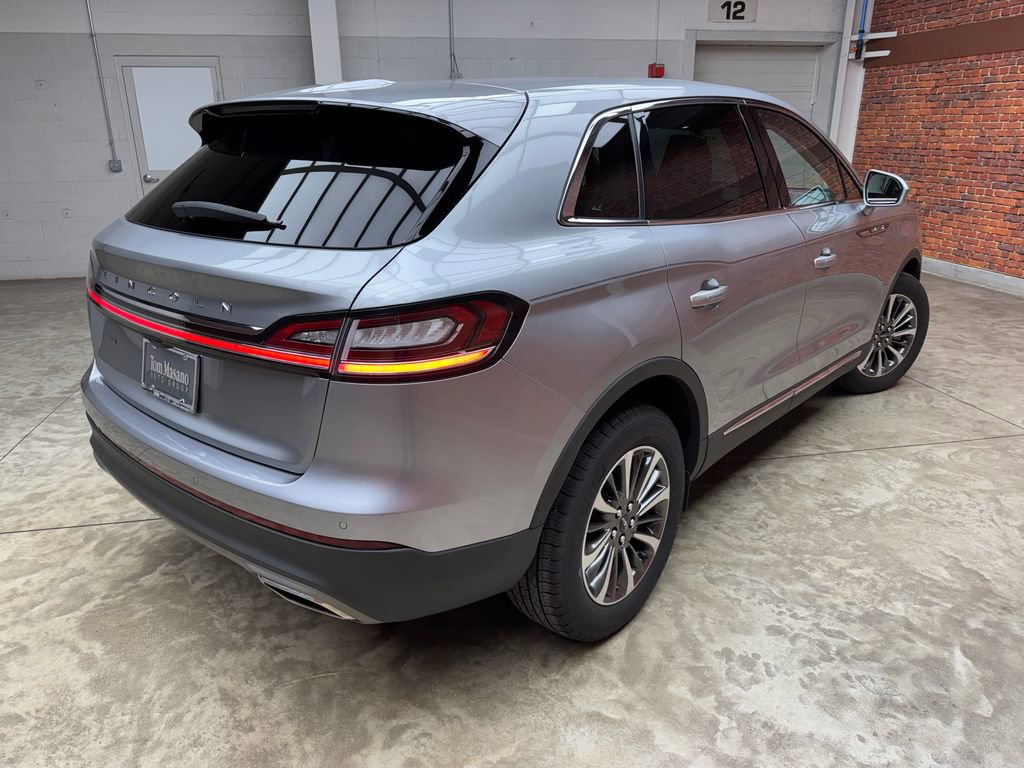 Used 2022 Lincoln Nautilus AWD w/ Premium Package image 4