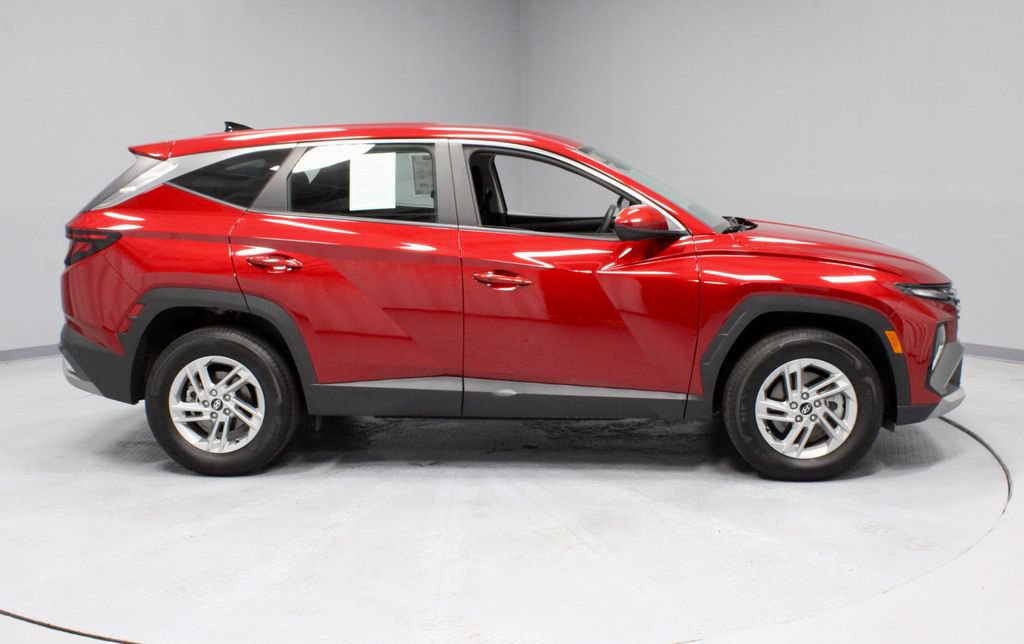 Certified 2025 Hyundai Tucson SE AWD/4WD image 10