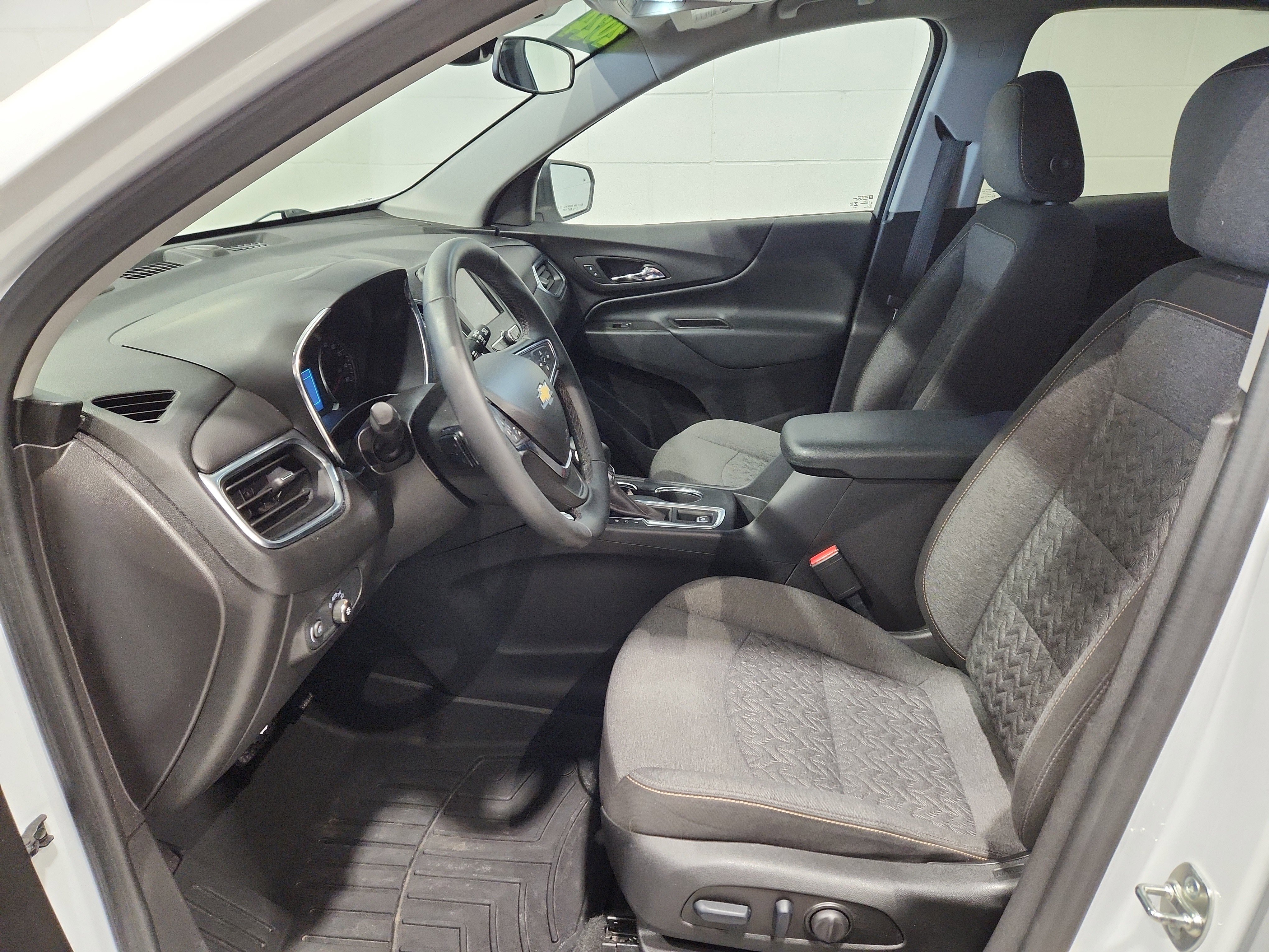 Certified 2024 Chevrolet Equinox LT image 4