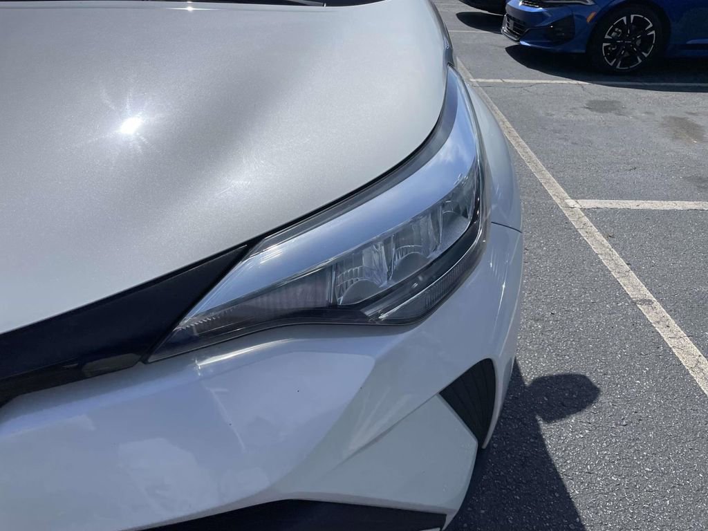 Used 2021 Toyota C-HR LE image 12