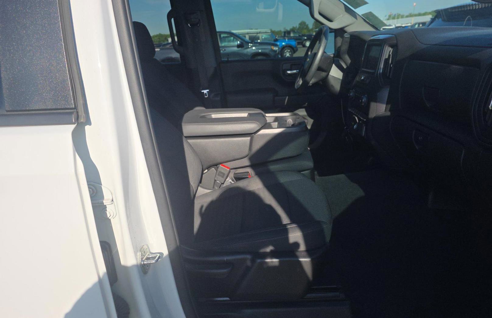 Used 2023 Chevrolet Silverado 1500 Custom AWD/4WD image 9