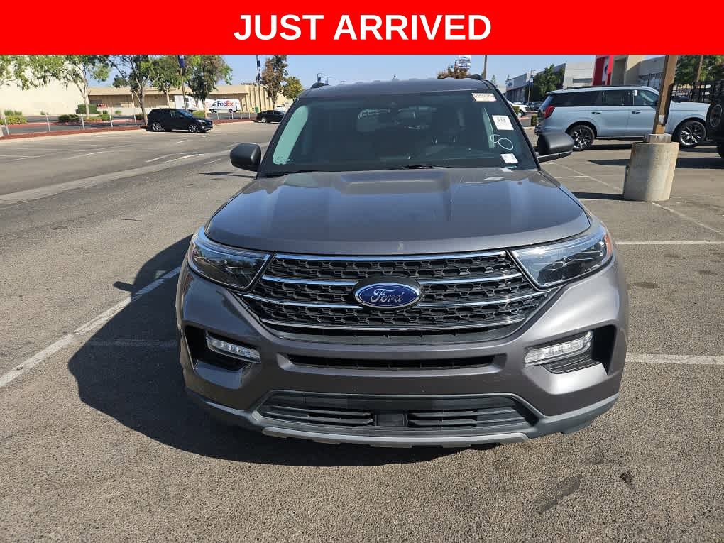 Used 2022 Ford Explorer XLT w/ Equipment Group 202A RWD image 2