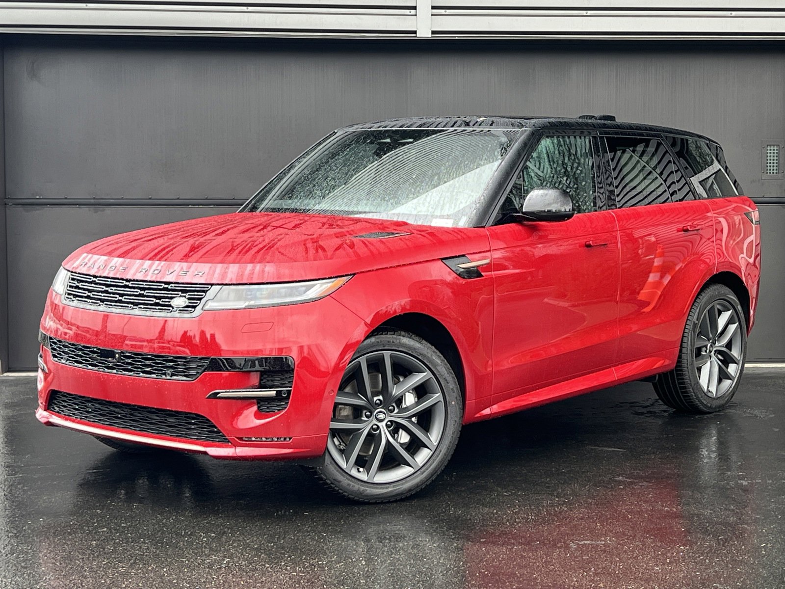 New 2025 Land Rover Range Rover Sport Dynamic SE image 1