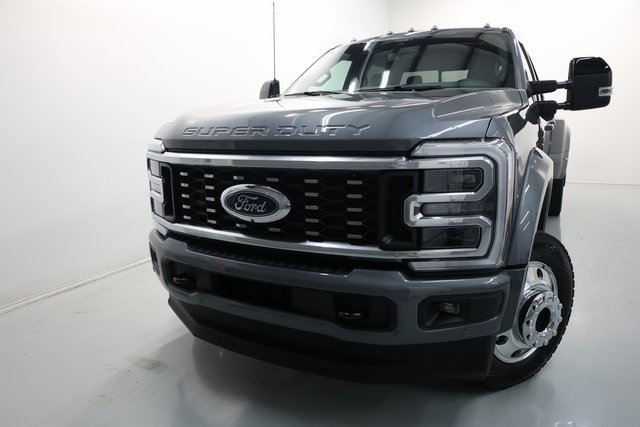 Used 2025 Ford F450 Platinum w/ FX4 Off-Road Package image 60