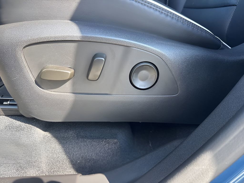 Used 2024 GMC Acadia Denali w/ LPO, Floor Liner Package AWD/4WD image 10