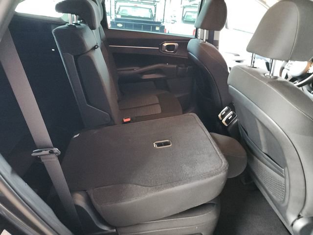 Used 2023 Kia Sorento LX image 29