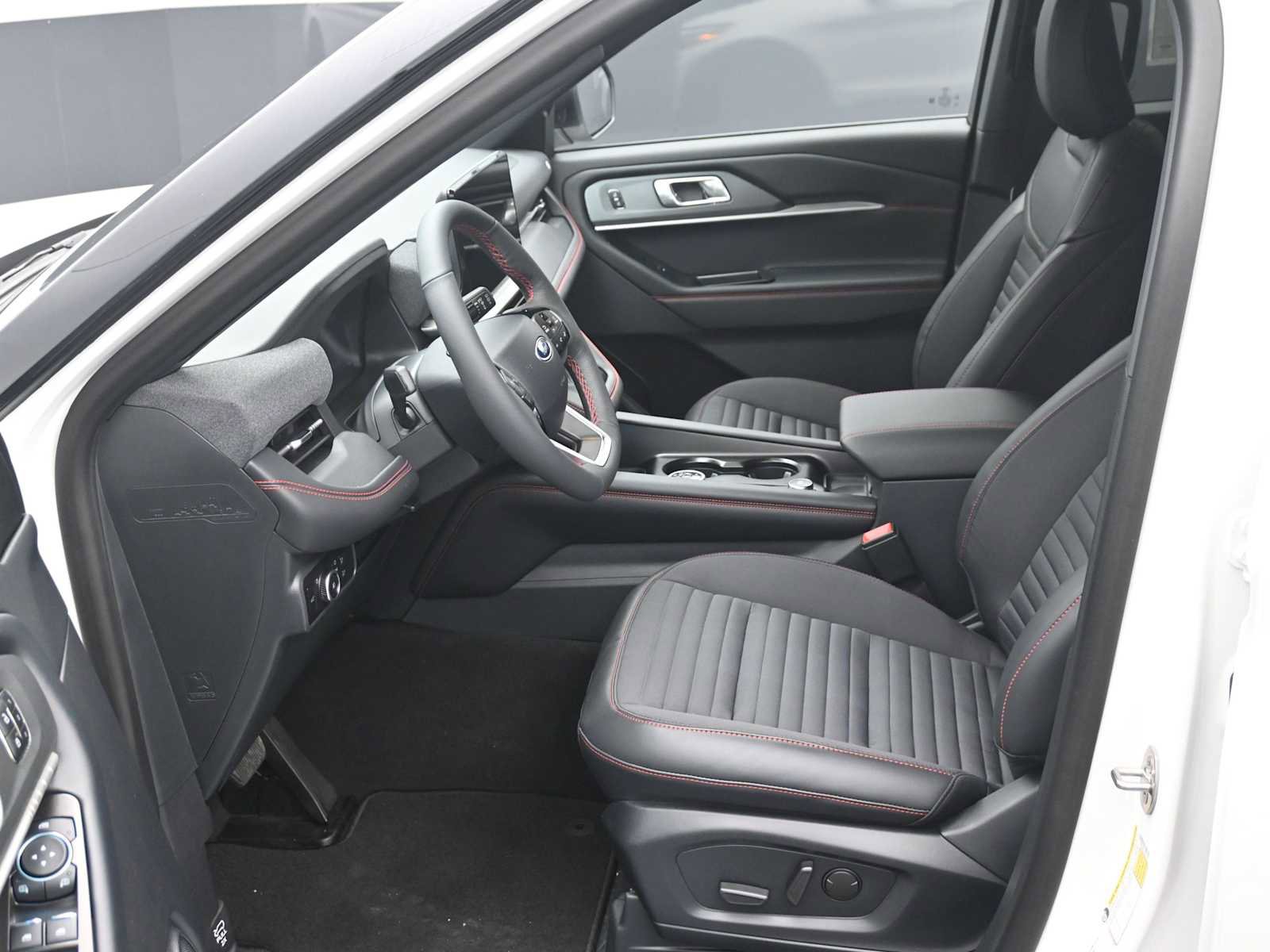 New 2026 Ford Explorer ST-Line w/ ST-Line Street Pack image 13