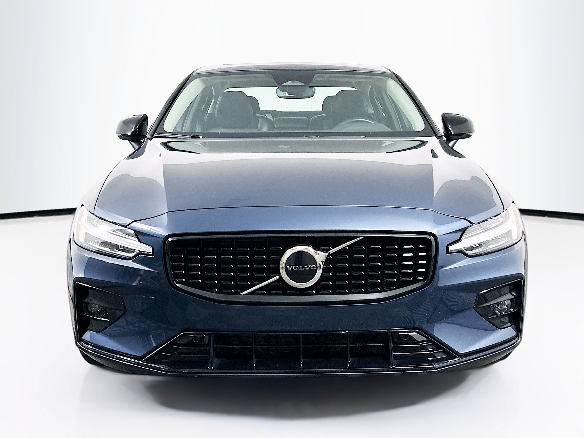 Used 2024 Volvo S60 B5 Core FWD image 2
