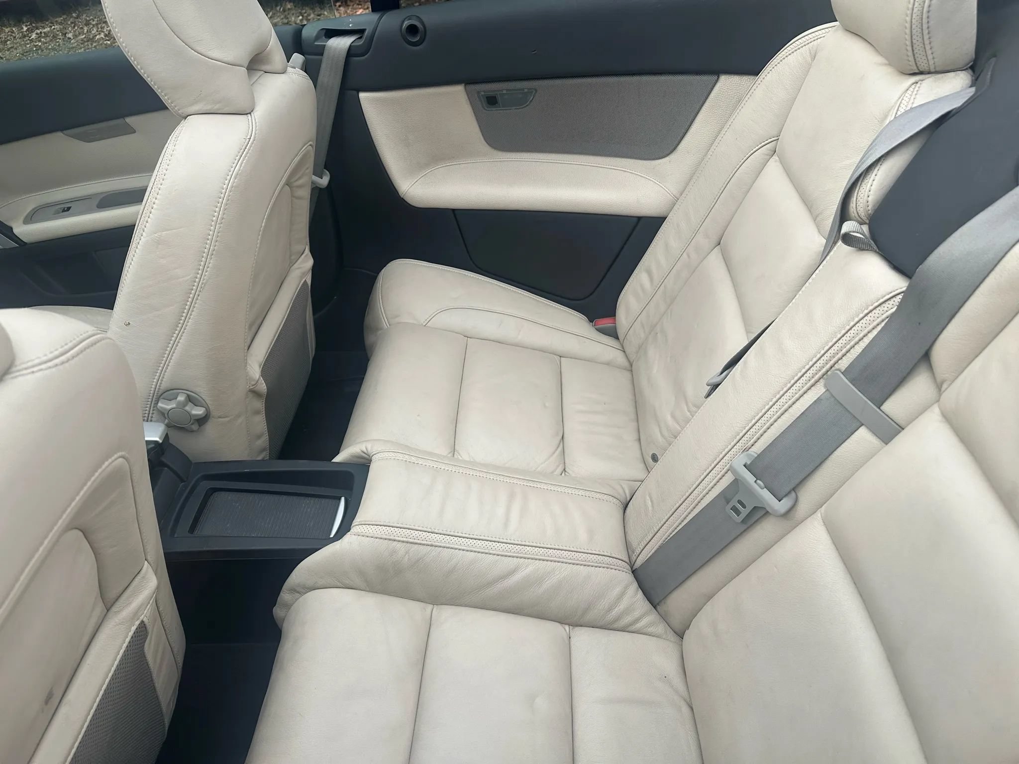 Used 2011 Volvo C70 T5 FWD image 6