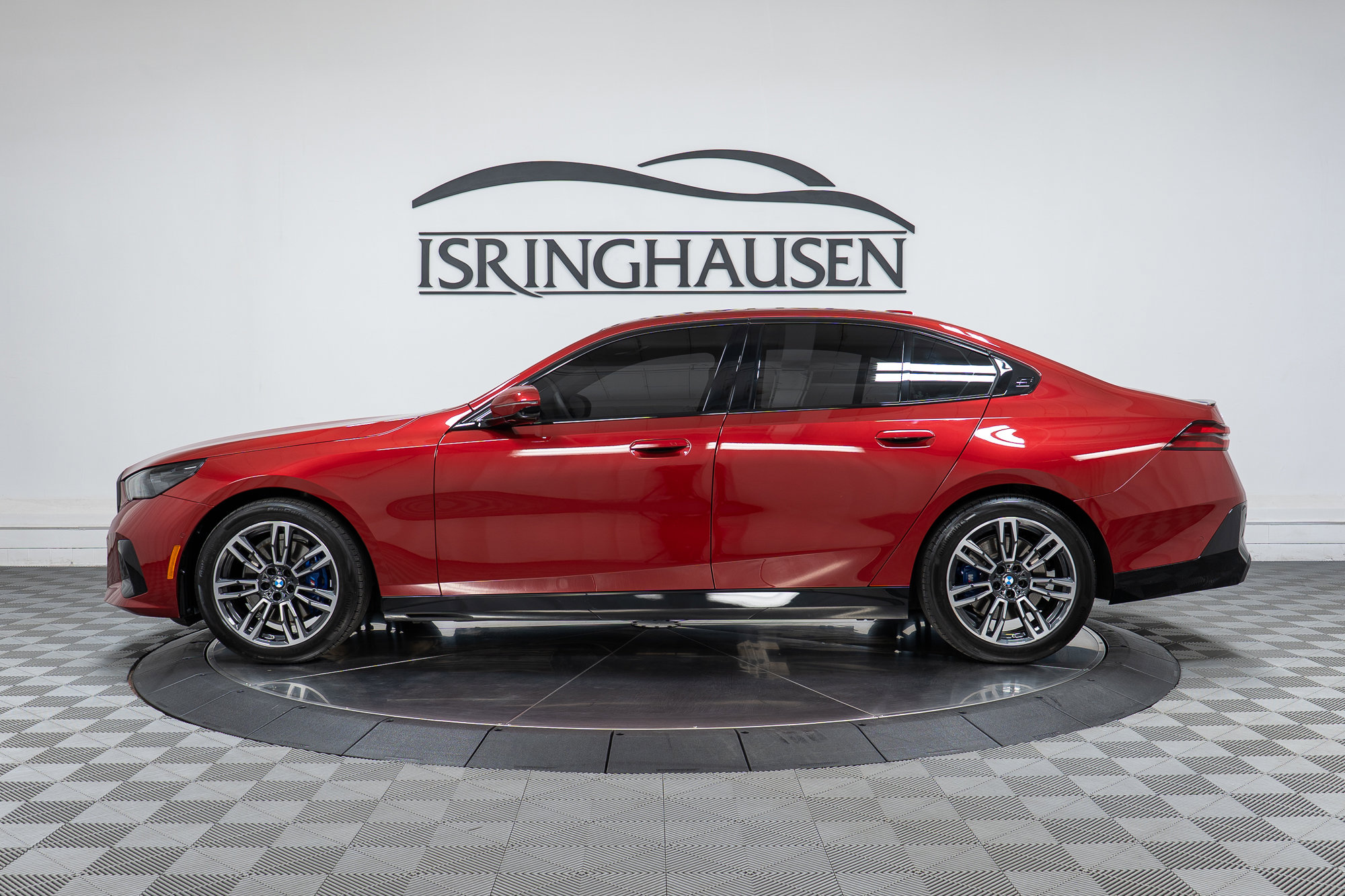 Used 2025 BMW 530i xDrive w/ M Sport Package AWD/4WD image 8