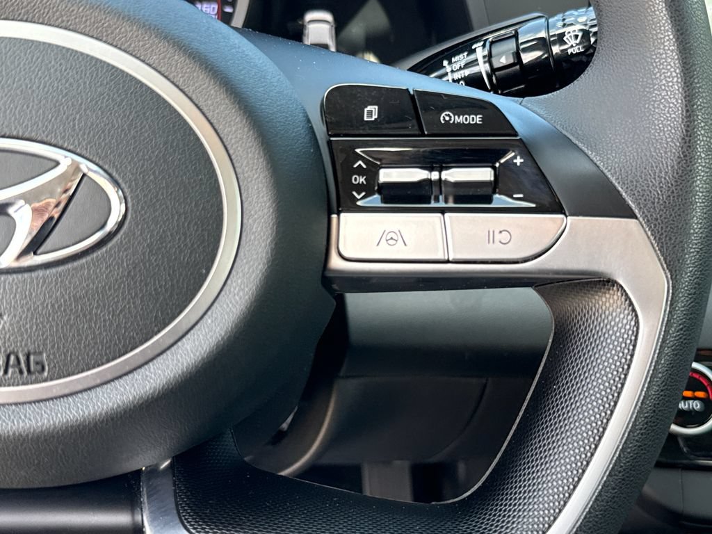 Used 2021 Hyundai Elantra SEL FWD image 16